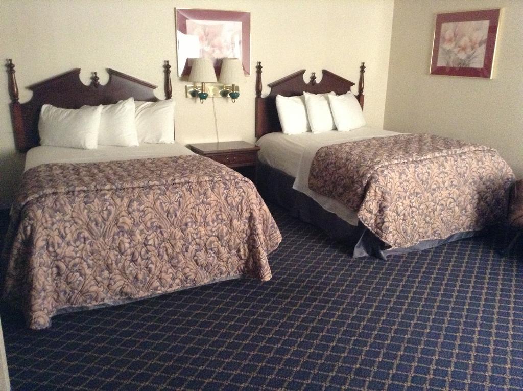 Regency Inn & Suites West Springfield Eksteriør bilde