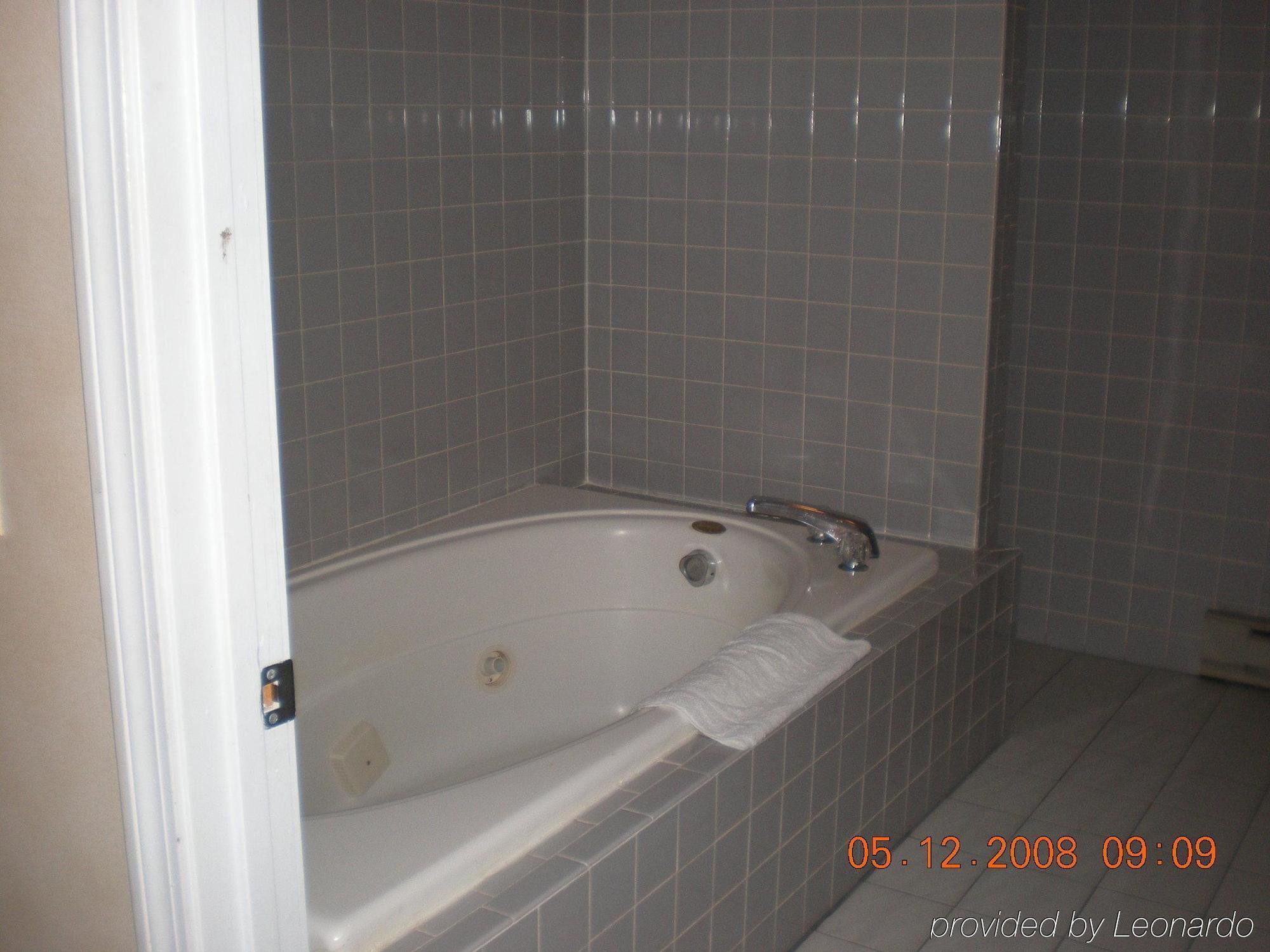 Regency Inn & Suites West Springfield Rom bilde