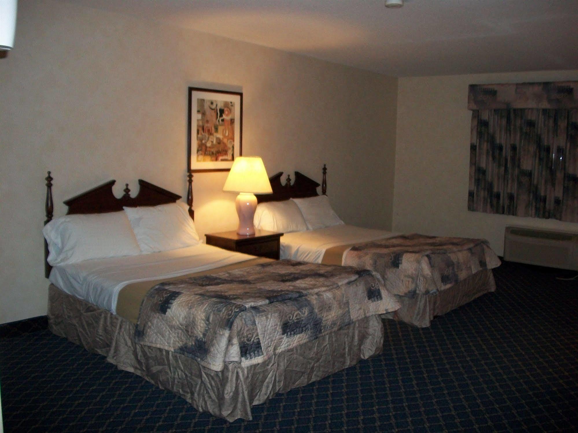 Regency Inn & Suites West Springfield Eksteriør bilde